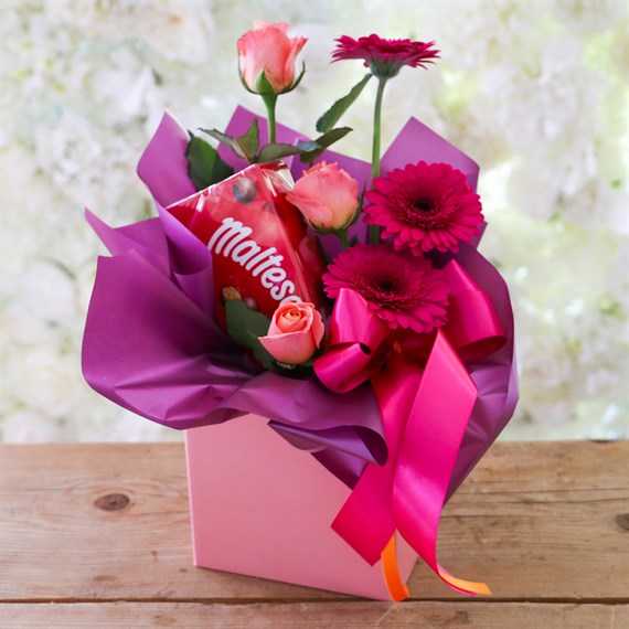 Best Teacher Floral Sweet Box Cut Flowers Teachers Gift Arrangement