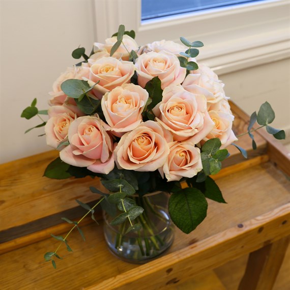 Luxury Sweet Avalanche Rose Valentine's Day Floral Hand Tied Bouquet