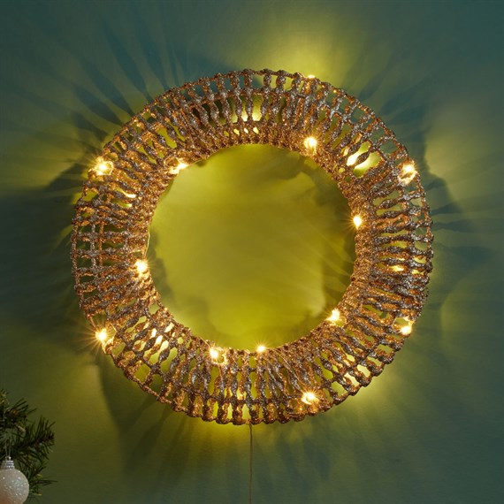 Three Kings 40cm Glittertwist Gold Light Up Christmas Wreath (2532078)